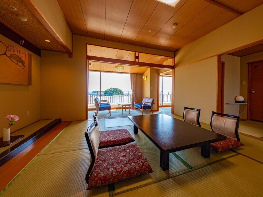 Hotel Takeshima Tatami Room Seating View