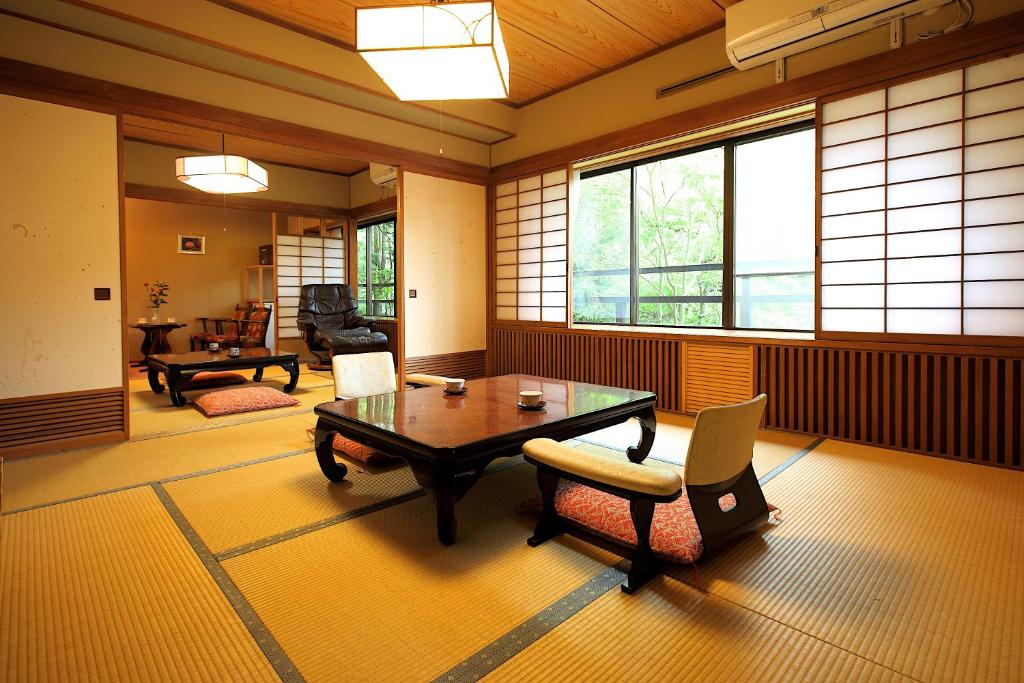 Hotel Tsuruya Tatami Room Interior