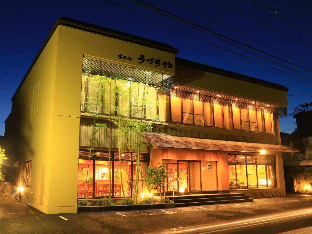 Hotel Uzuraya Exterior Night