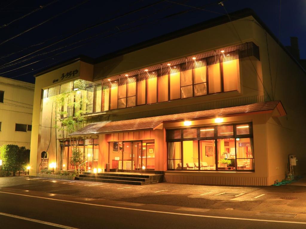 Hotel Uzuraya Exterior Night