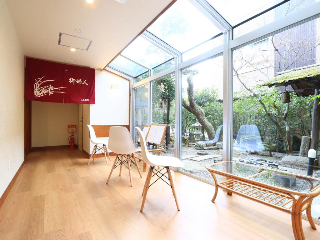 Hotel Uzuraya Sunroom Garden View