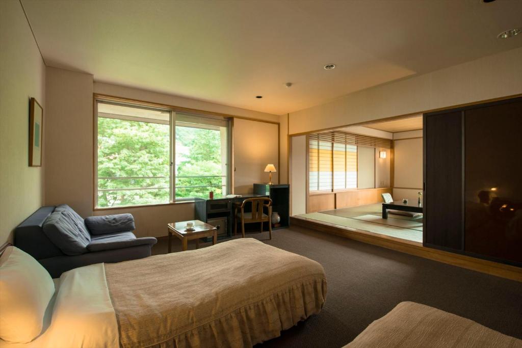 Hotellucenttakamiya Combination Room