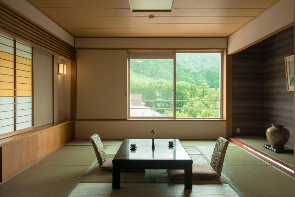 Hotellucenttakamiya Tatami Room