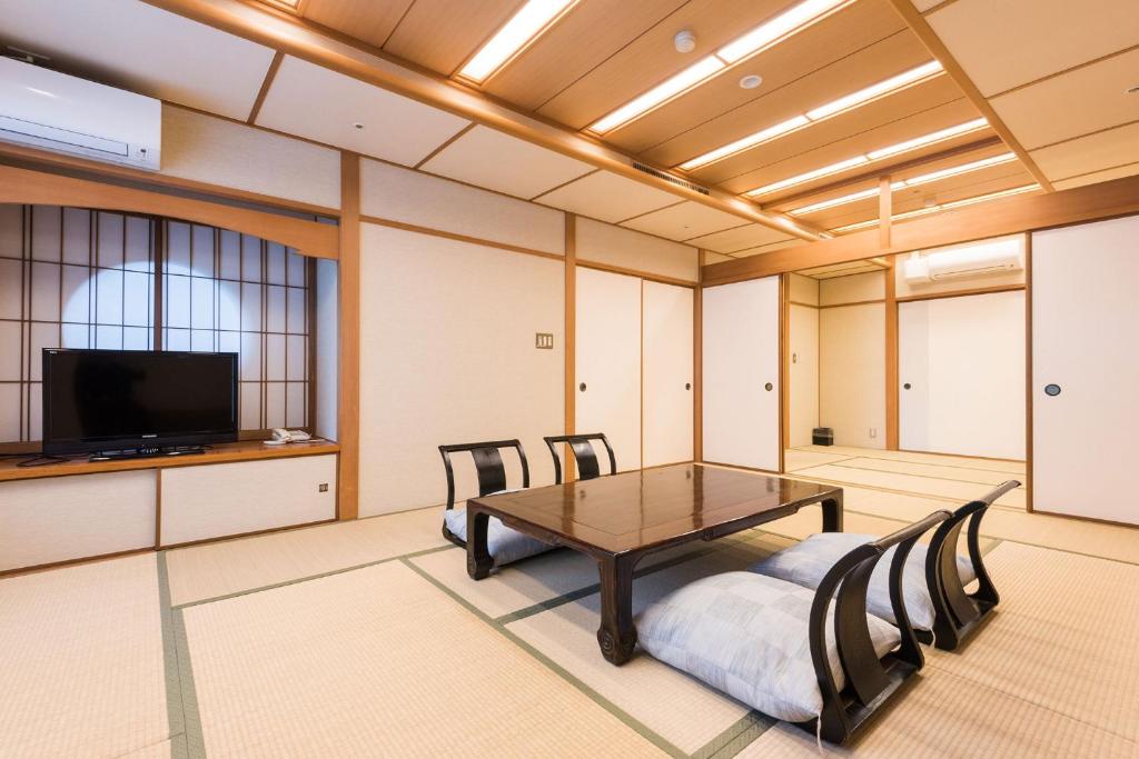 Hotelnewokabe Tatami Room Tea Table Tv