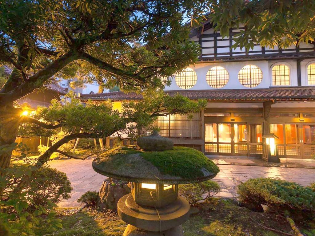 Houshi Ryokan Garden Lantern