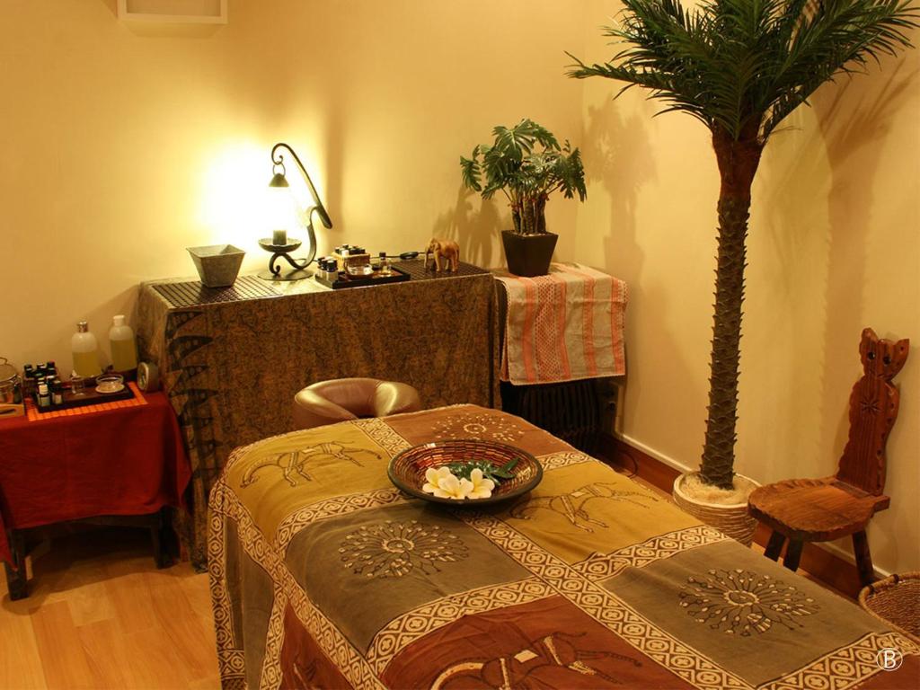 Hyoe Koyokaku Massage Room