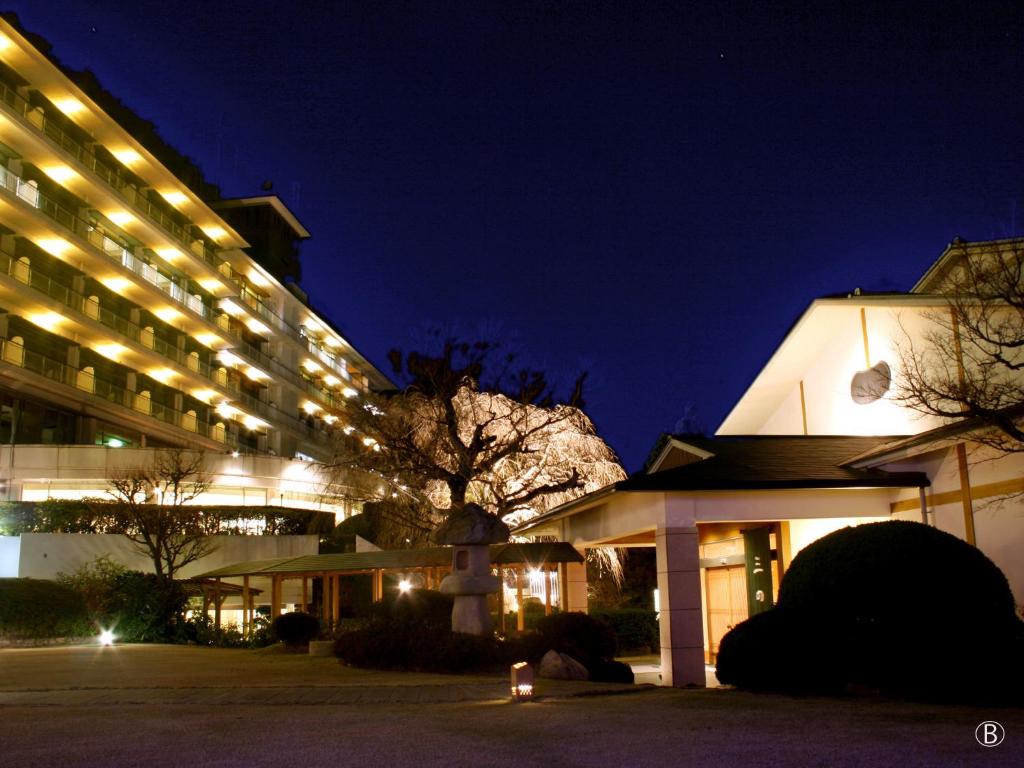 Hyoe Koyokaku Outdoor Night