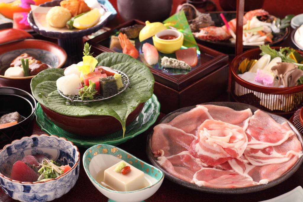 Ibusuki Hakusuikan Kaiseki Dishes