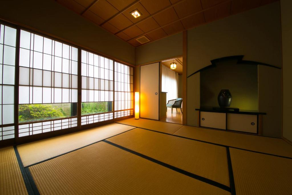 Ibusuki Shusui En Tatami Room Lantern