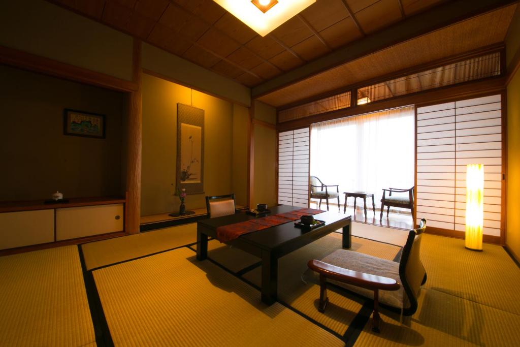 Ibusuki Shusuien Tatami Room Interior