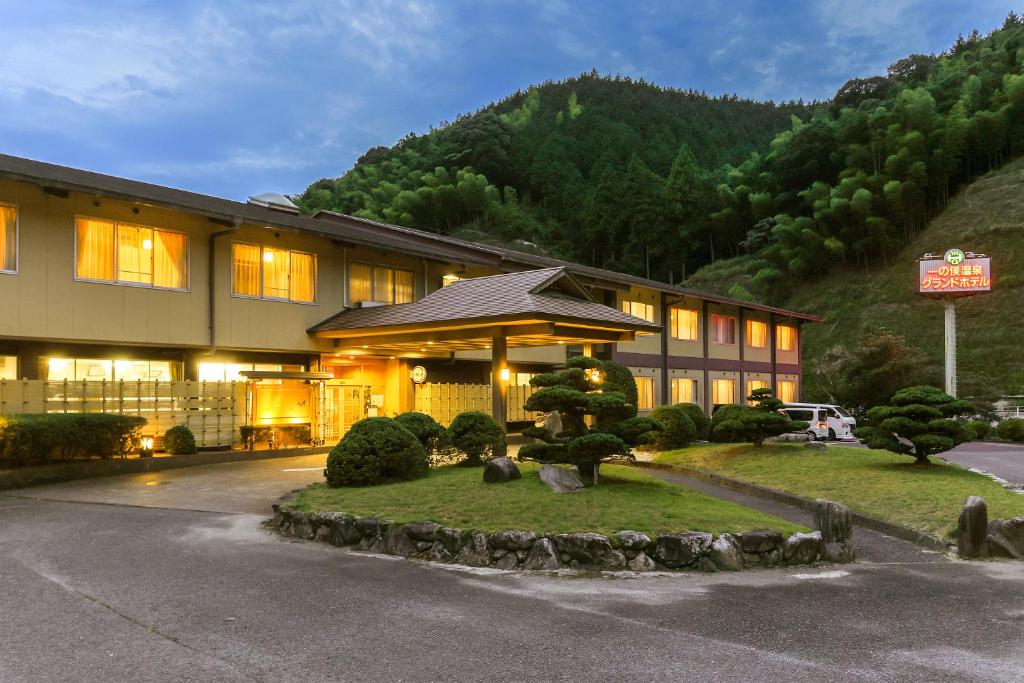 Ichinomata Onsen Grand Hotel Exterior Garden