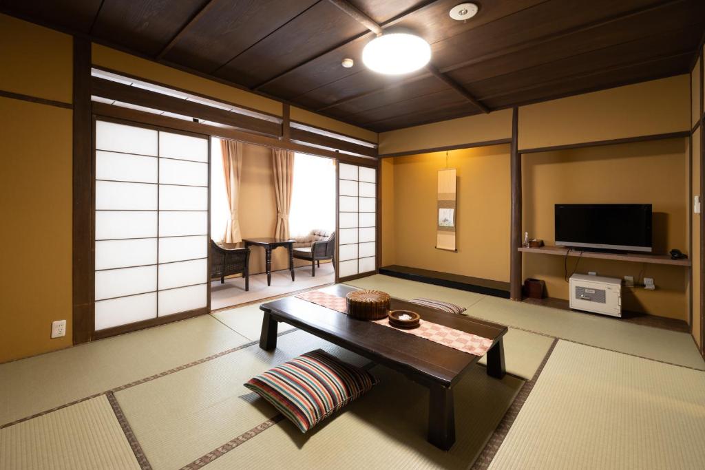 Ichirino Kogen Hotel Roan Tatami Room Tv