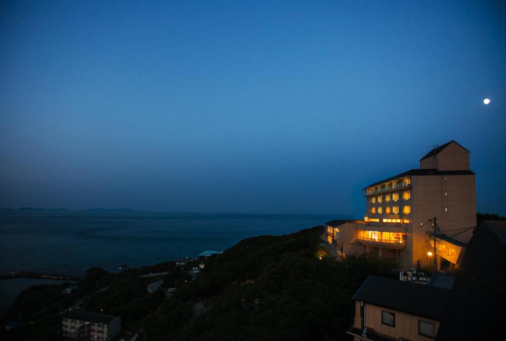 Ijika Daiichi Hotel Kagura Evening Exterior