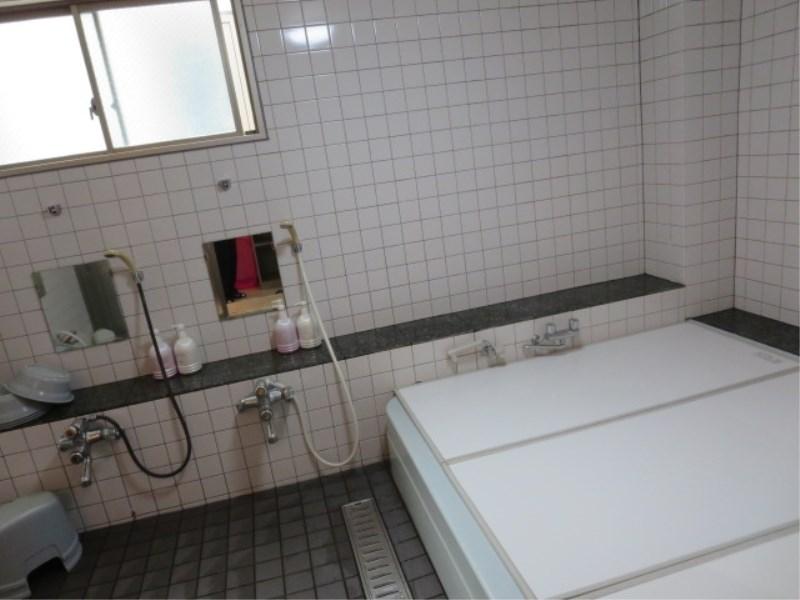 Ikawa Ryokan Bathroom