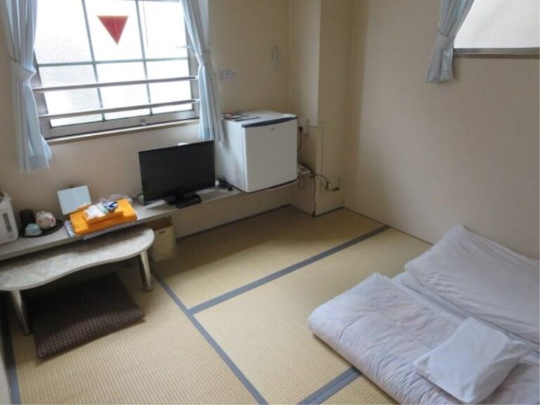Ikawa Ryokan Tatami Room Futon