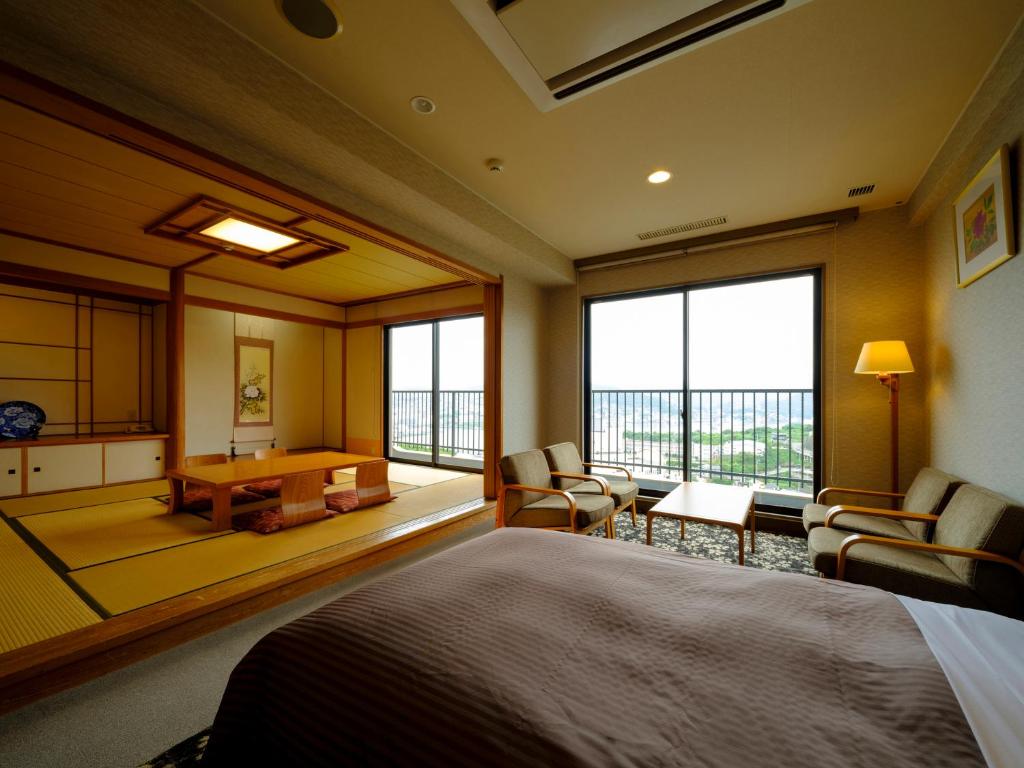 Inasayama Kanko Hotel Mixed Room