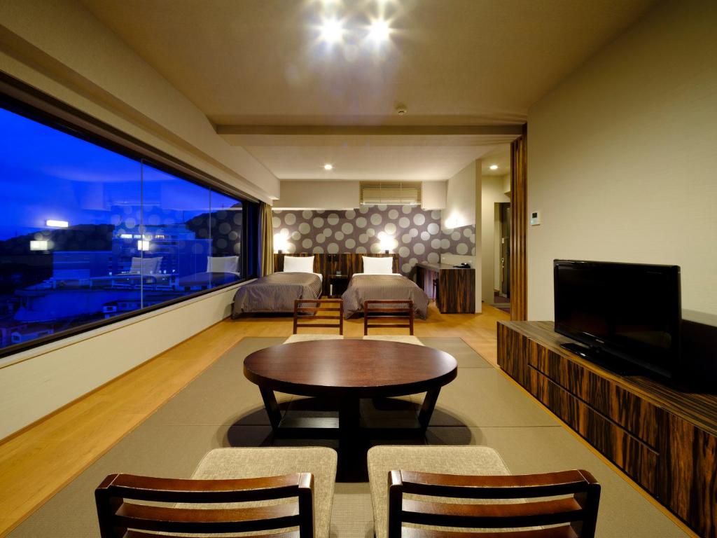 Inasayama Kanko Hotel Modern Room