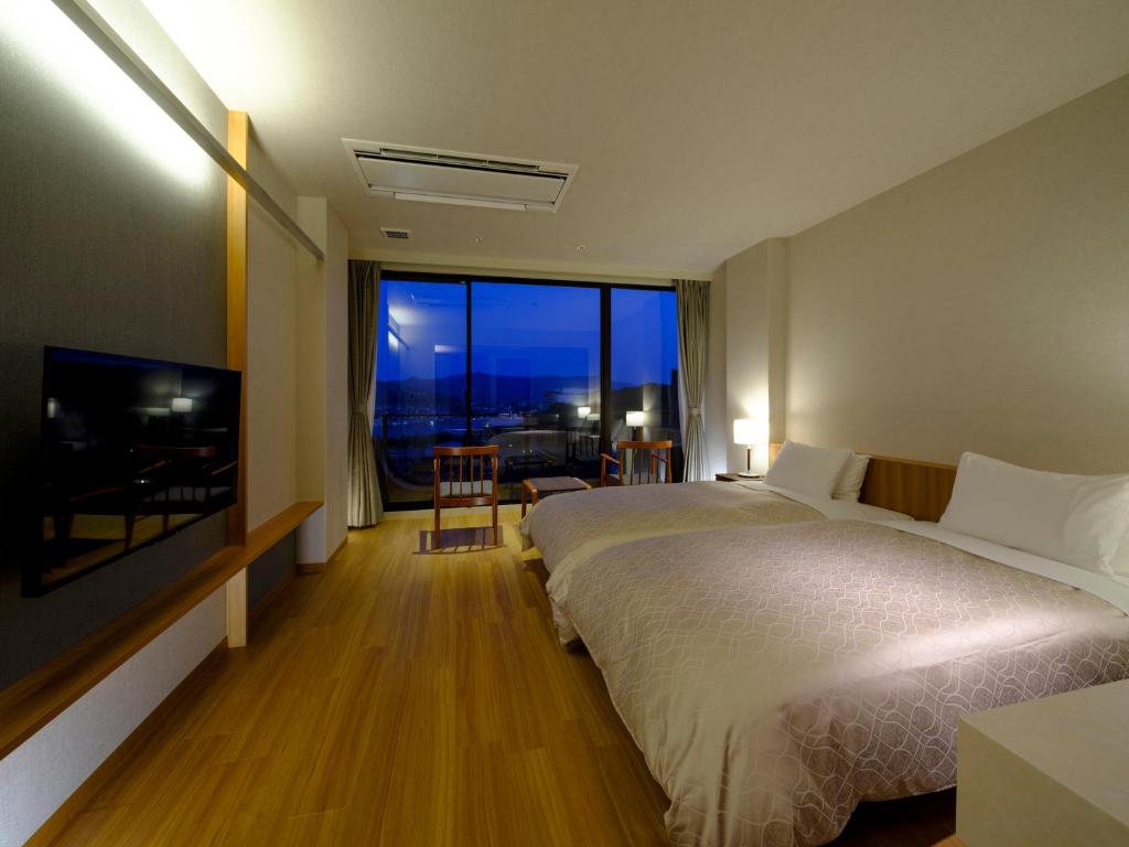 Inasayama Kanko Hotel Modern Room