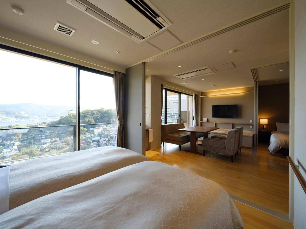 Inasayama Kanko Hotel Modern Room With View