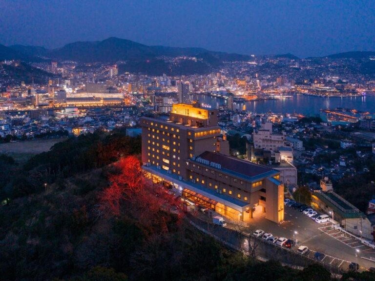 Inasayama Kanko Hotel Night City View