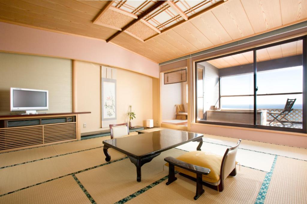 Inatori Tokai Hotel Yuen Tatami Room With Sea View