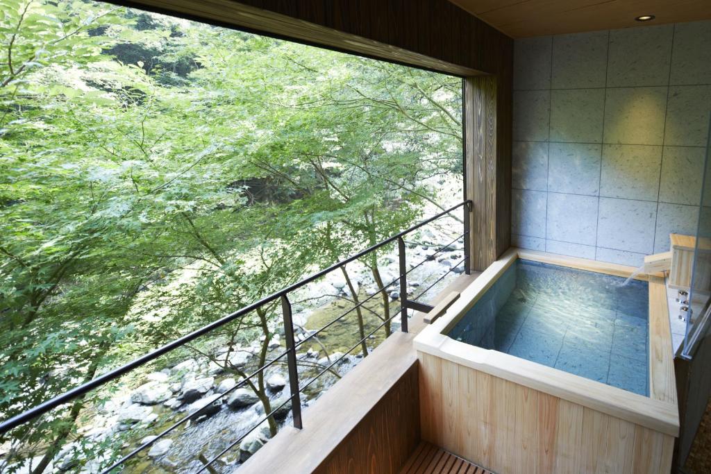 Inunakiyama Onsen With Nature View