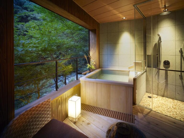 Inunakiyama Onsen With Shower