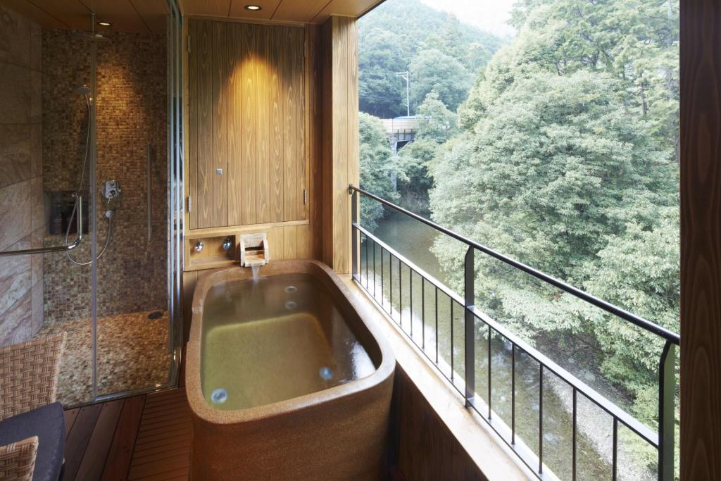 Inunakiyama Open Air Bath