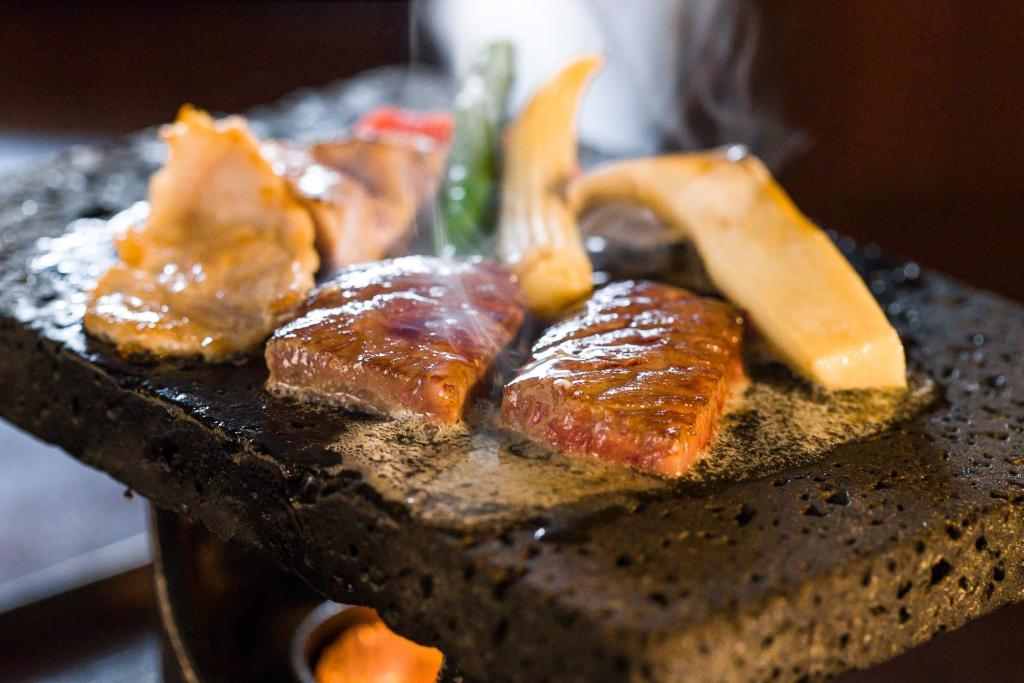 Irodori Koyo Grilled Meat Stone