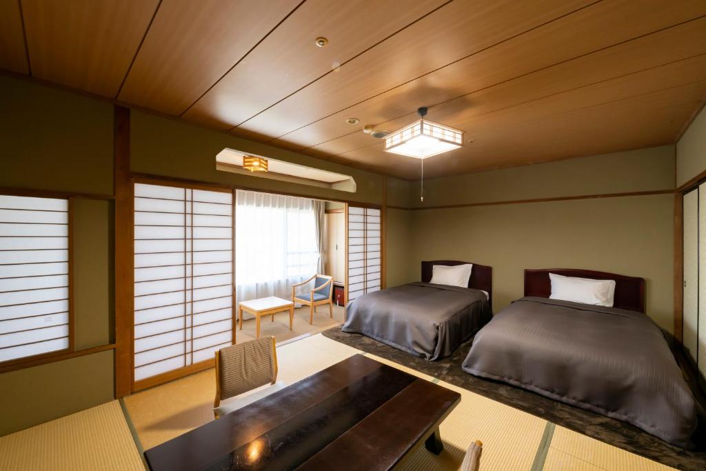 Isawa Tokiwa Hotel Tatami Room Beds