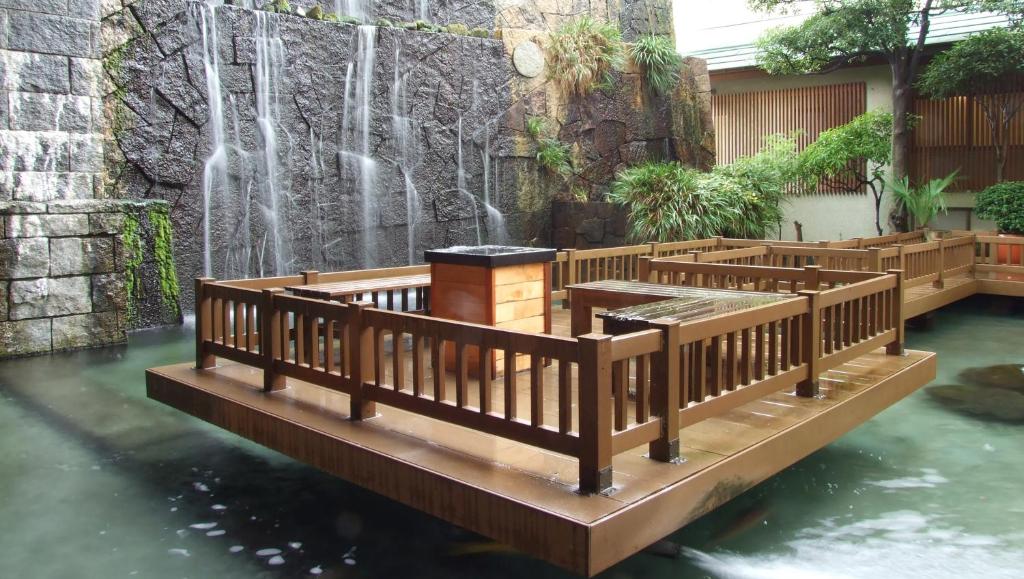 Isawa View Hotel Waterfall Deck