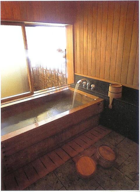 Isetodayaryoan Wooden Bathroom
