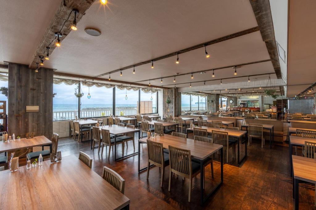 Isohara Seaside Hotel Dining Area