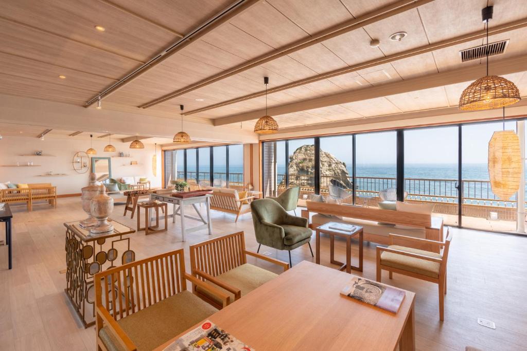 Isohara Seaside Hotel Lounge Ocean View