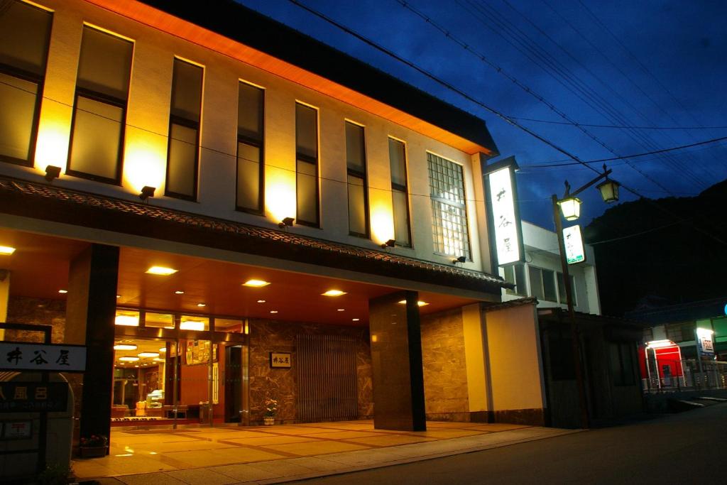 Itaniyaspa Exterior Night