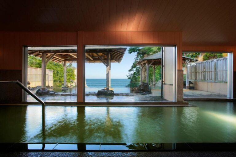 Itsuura Kanko Hotel Onsen Sea View