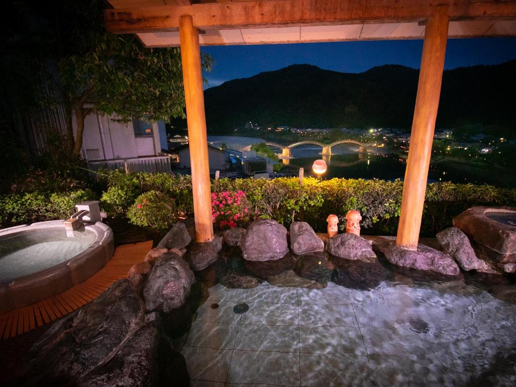 Iwakuni Kokusai Kanko Hotel Outdoor Onsen View