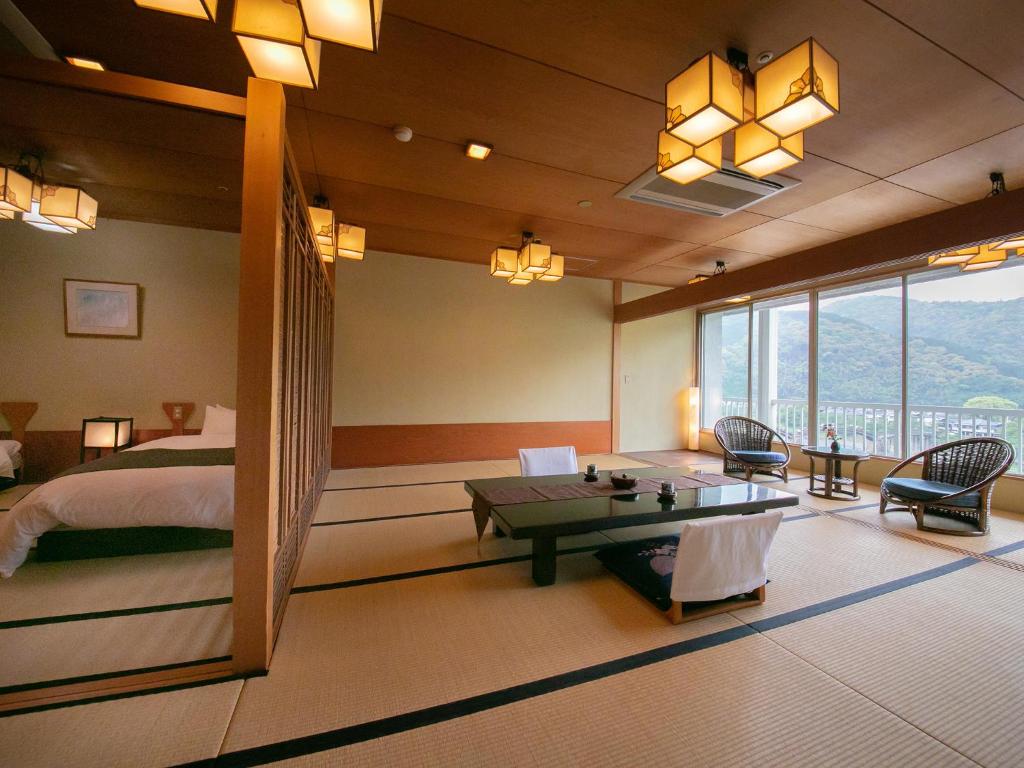Iwakuni Kokusai Kanko Hotel Tatami Room View