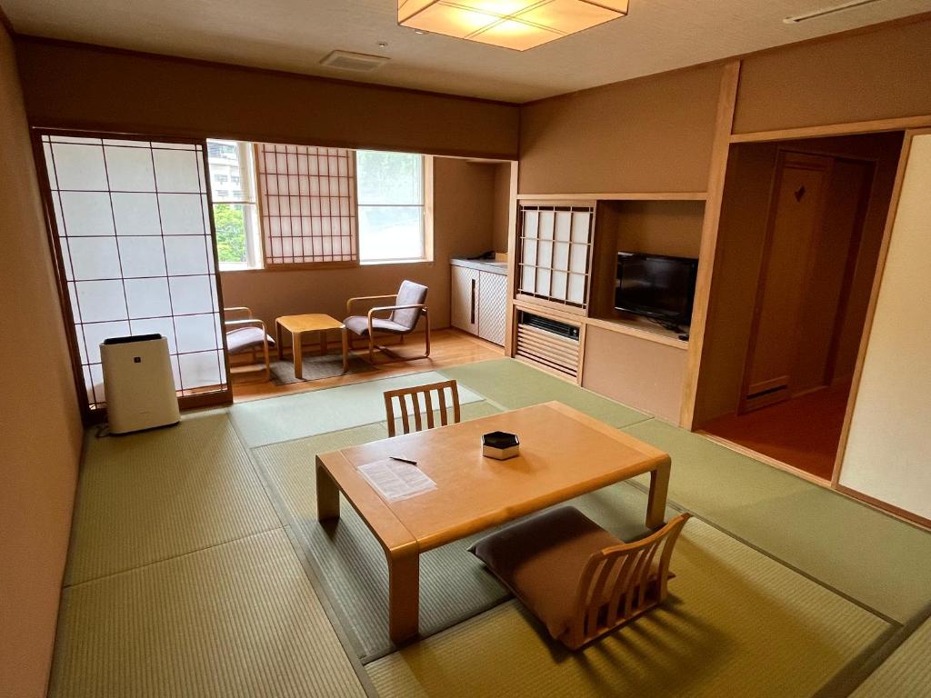 Jozankei Daiichi Hotel Suizantei Tatami Room Table