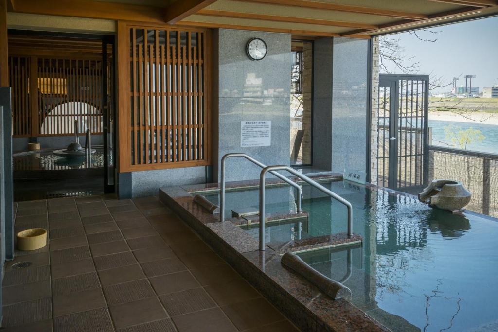 Juhachiro Onsen Bath