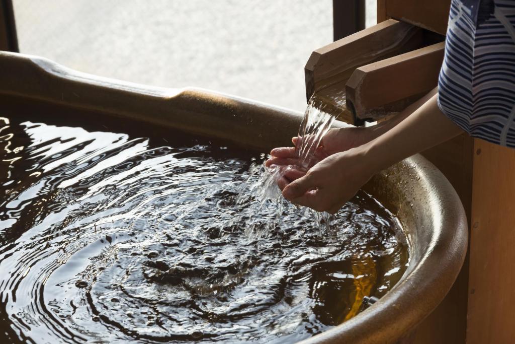 Juhachiro Onsen Water