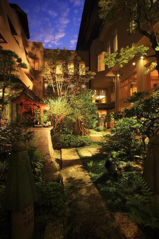 Jyoseikan Night Garden