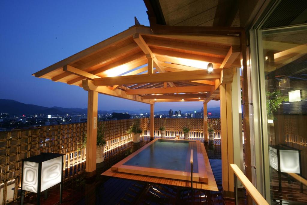 Jyoseikan Rooftop Onsen