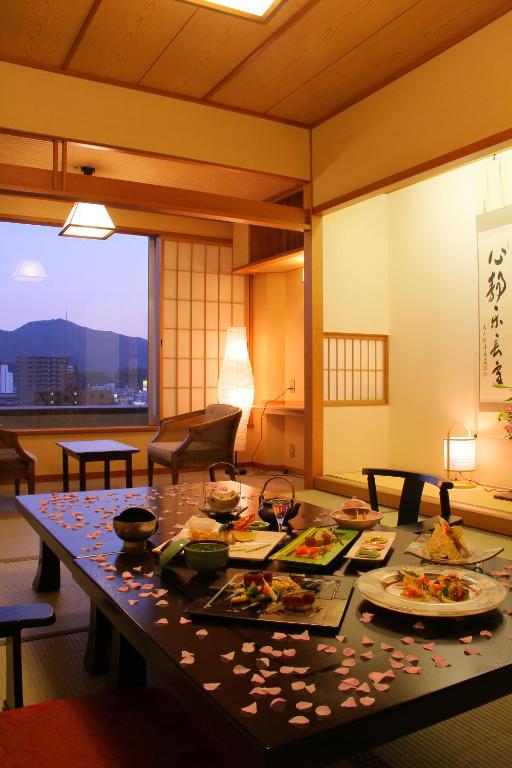 Jyoseikan Tatami Room Dinner