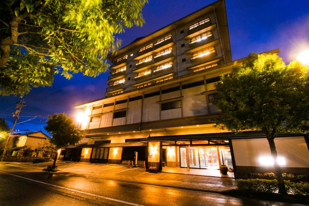 Kaga No Yado Hoshotei Exterior Night