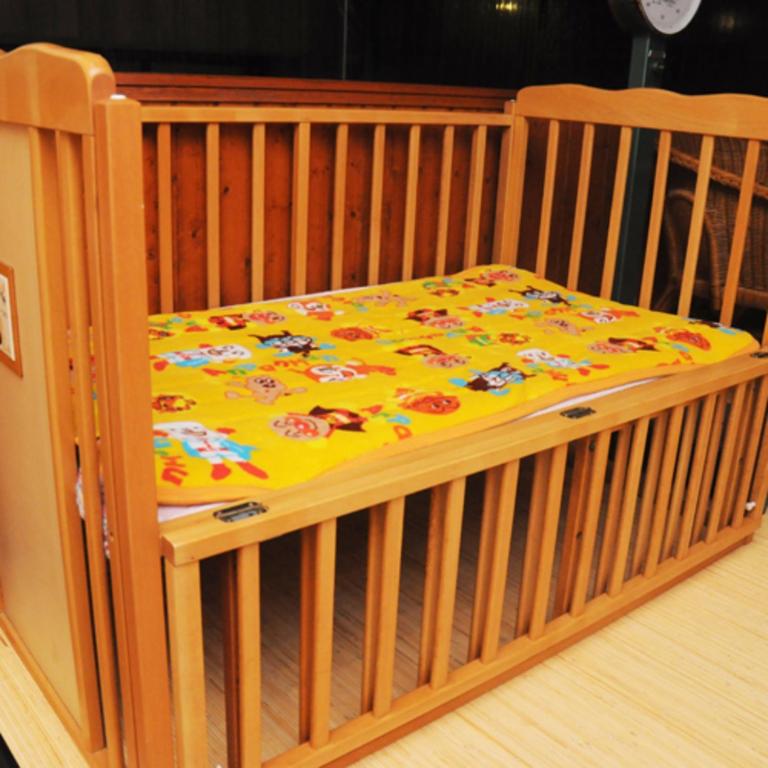 Kaga No Yado Hoshotei Wooden Crib