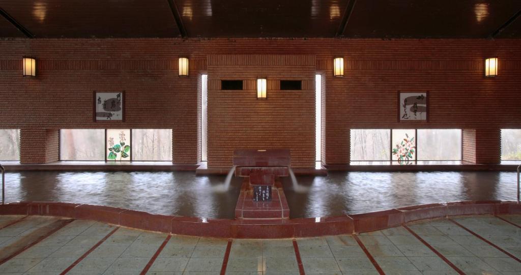 Kagaribi No Yu Ryokusuitei Onsen Pool