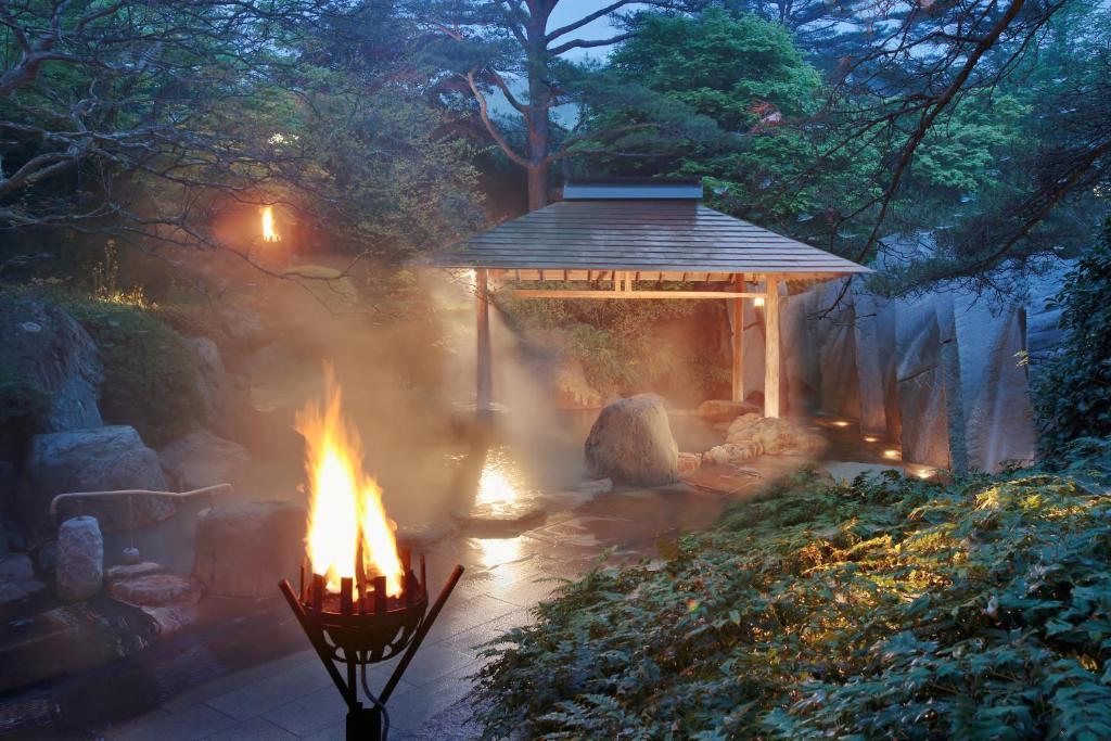 Kagaribi No Yu Ryokusuitei Outdoor Onsen