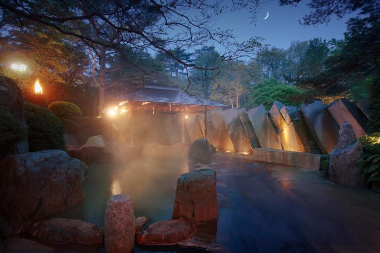 Kagaribi No Yu Ryokusuitei Outdoor Onsen