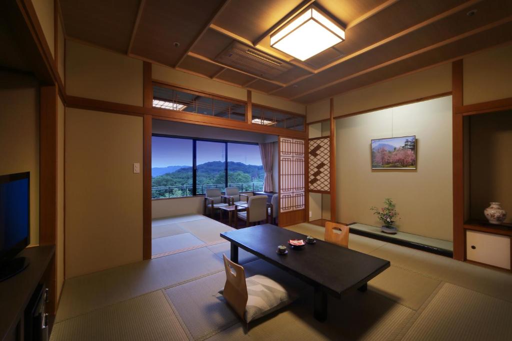 Kagaribi No Yu Ryokusuitei Tatami Room Mountain View